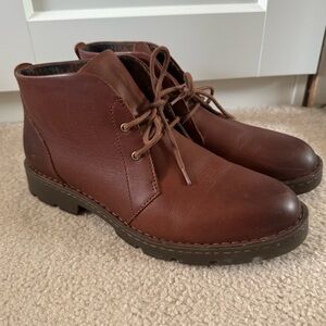 Born women’s leather boots - size 10
